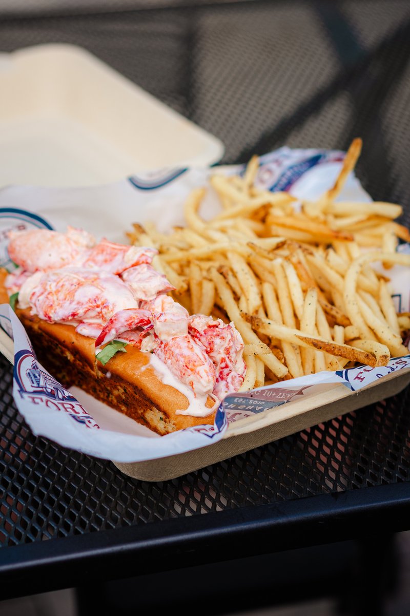 Don't forget - graduation is coming up quickly! 

Be the 'cool' parent and cater your graduation party with Ford's food truck. 😎
--
To see our menu, please visit: bit.ly/4hj3Nnb

📧 ana@fordsfishshack.com to book @fordsOTR for your next event!