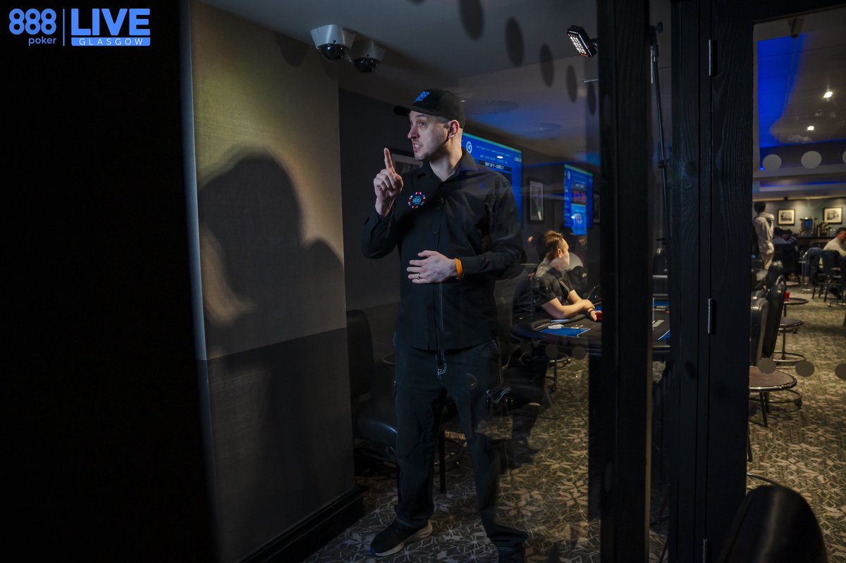 Time for a caption competition! 

Funniest captions for the below photo can win a prize! 

You must also follow me, and retweet this post. 

I have 1x$22 ticket and 5x$11 tickets to give to my favourite lines. The best one wins the $22 tickets of course!