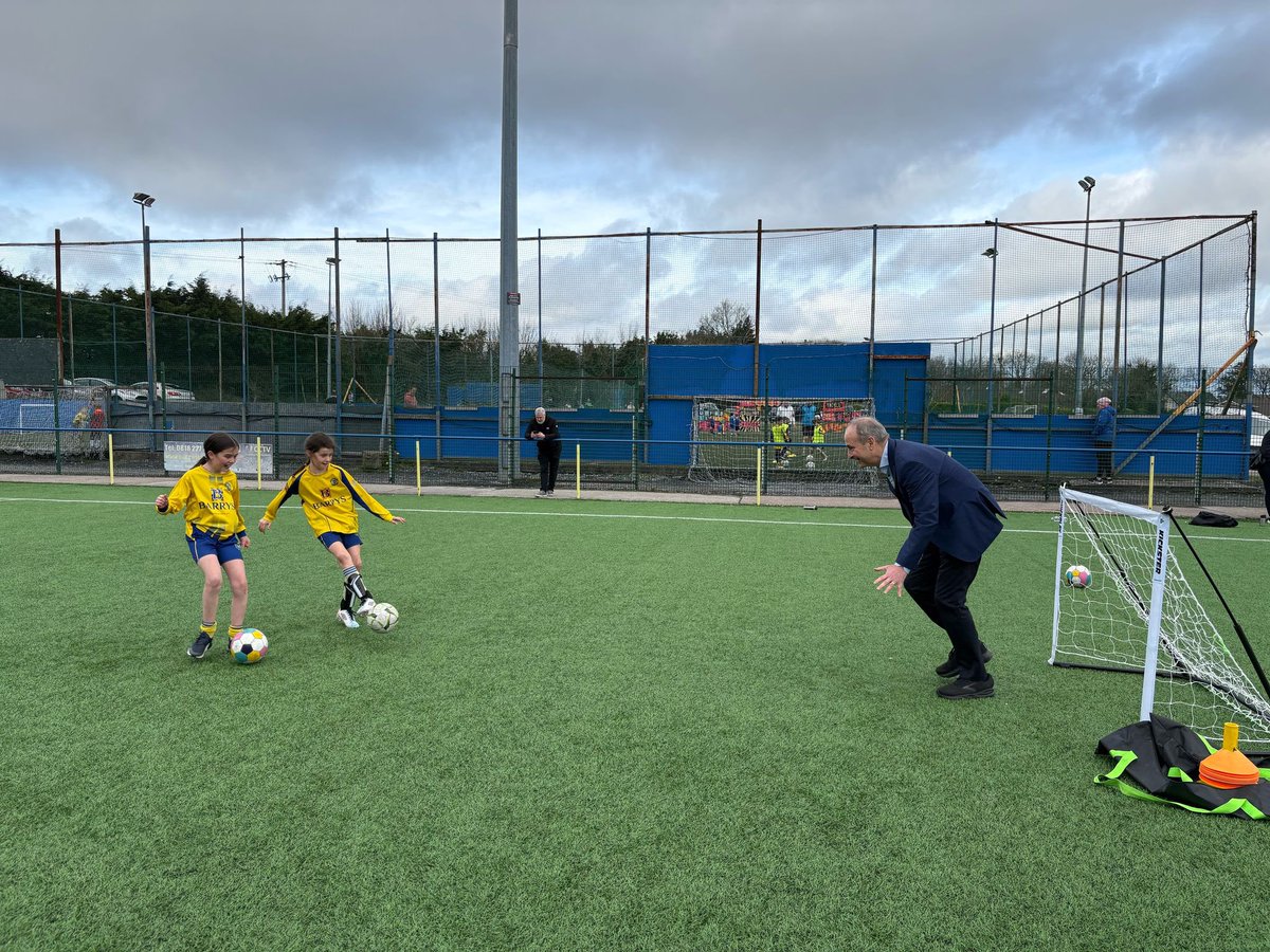 Delighted to visit a thriving <a href="/DouglasHallAFC/">Douglas Hall AFC/LFC</a> this afternoon to meet with Chairperson Nuala O’Brien &amp; the club executive. 

Wonderful to see so many young players training with the club.