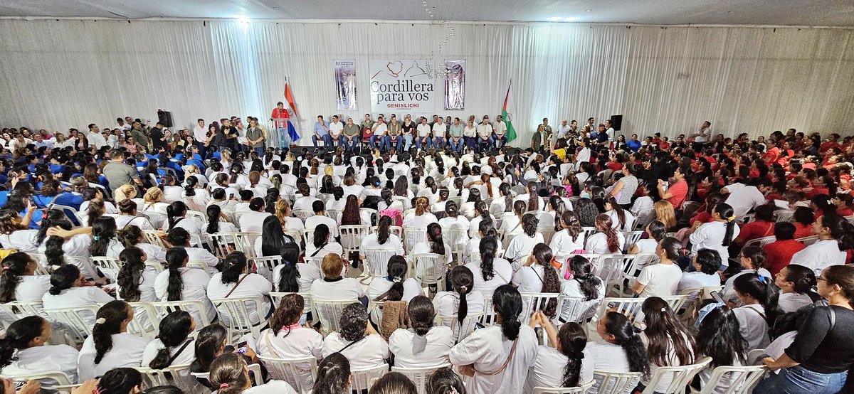 ✔️En la ciudad de Caacupé, se llevó a cabo un acto donde se realizó la formalización de 1000 nuevos puestos de trabajo, en el marco del Programa Hambre Cero. En el evento participó el Presidente de la  <a href="/PresidenciaPy/">Presidencia Paraguay</a>, <a href="/SantiPenap/">Santiago Peña</a>, acompañado de la Ministra de <a href="/MTESS_PY/">Ministerio de Trabajo, Empleo y Seguridad Social</a>