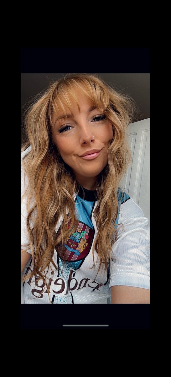 Danielle_Bridge's tweet image. Happy Saturday ✌🏽 #twitterclarets #burnleyfc