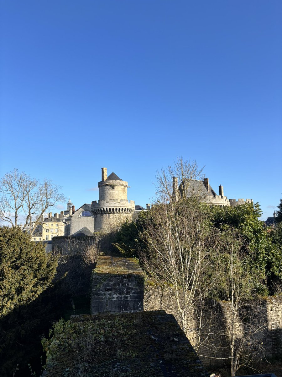 LoicKervran18's tweet photo. Merci @ChantalJourdan @OlivierBitz @alain_delangle pour votre accueil dans le département de l’Orne!

On y invente de nouvelles relations entre la ville et la campagne : jumelages  #Campacity, vente à distance #degustonfoin, échanges épistolaires entre écoliers…

@ObsTerritoria https://t.co/msOXBvtJNc