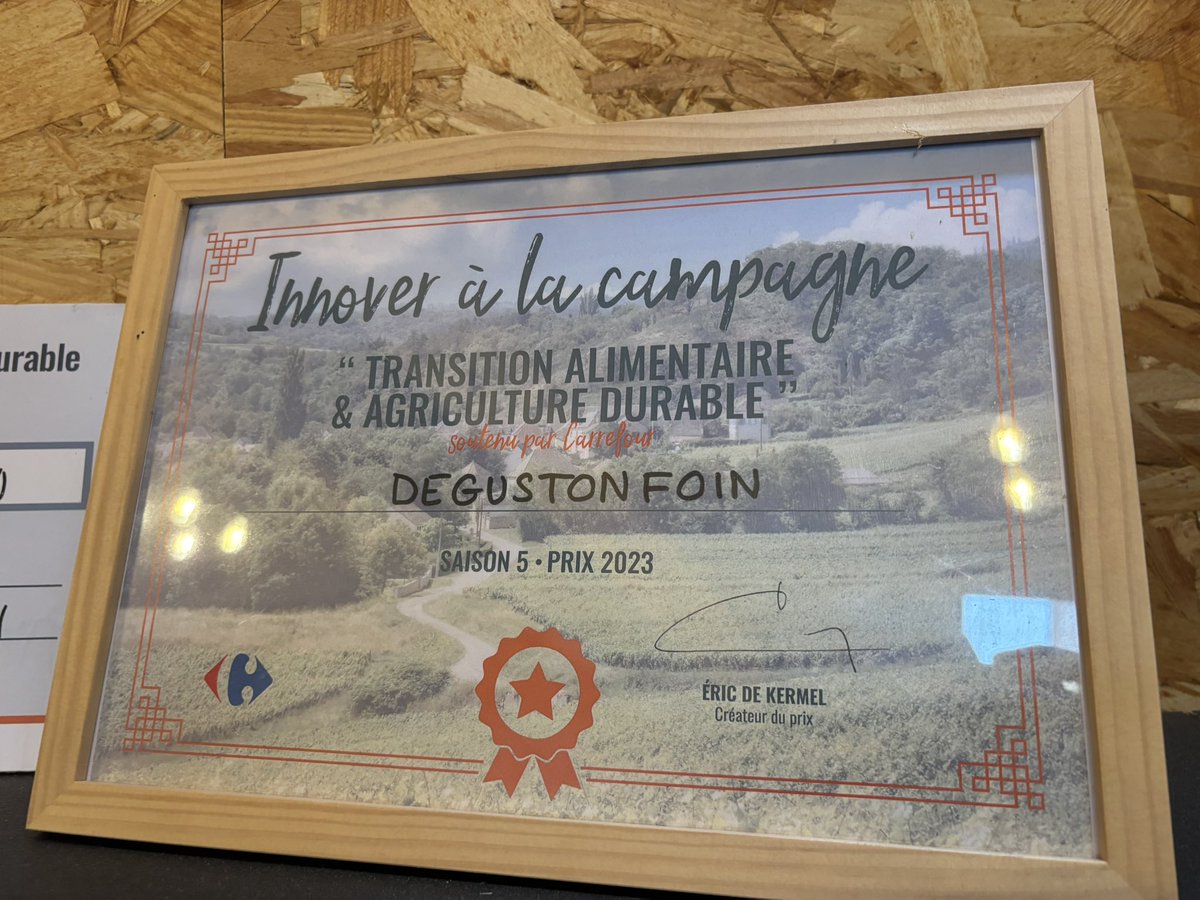 LoicKervran18's tweet photo. Merci @ChantalJourdan @OlivierBitz @alain_delangle pour votre accueil dans le département de l’Orne!

On y invente de nouvelles relations entre la ville et la campagne : jumelages  #Campacity, vente à distance #degustonfoin, échanges épistolaires entre écoliers…

@ObsTerritoria https://t.co/msOXBvtJNc