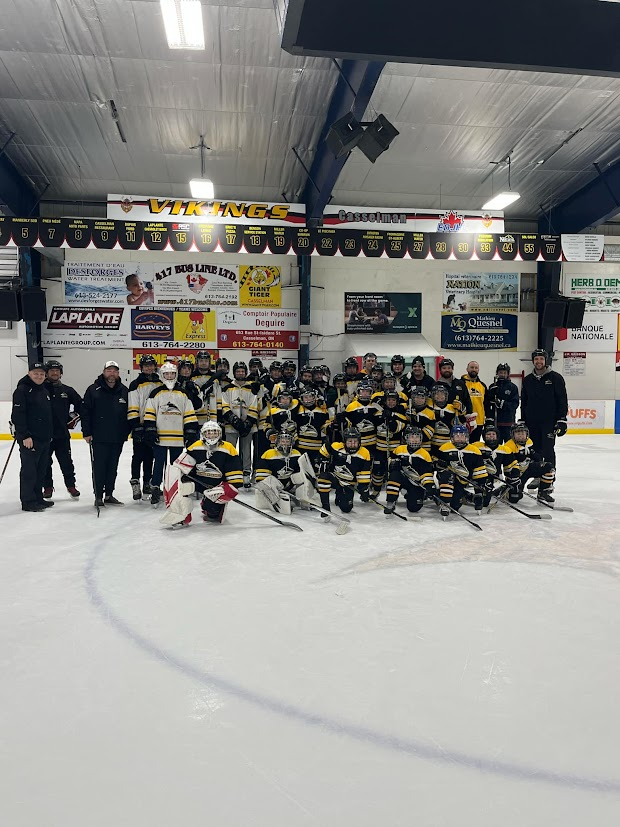 CassEmbIcedogs's tweet photo. GAME DAY! U10 and U15 IceDogs play in the finals today. Both teams were able to enjoy a practice together as well this morning. 
JOUR DE JEU ! IceDogs U10 et U15 jouent les finales aujourd'hui. Les deux équipes ont pu s'entraîner ensemble ce matin. 
#GoIceDogs #skatewiththepack https://t.co/HM6PzzpVYH