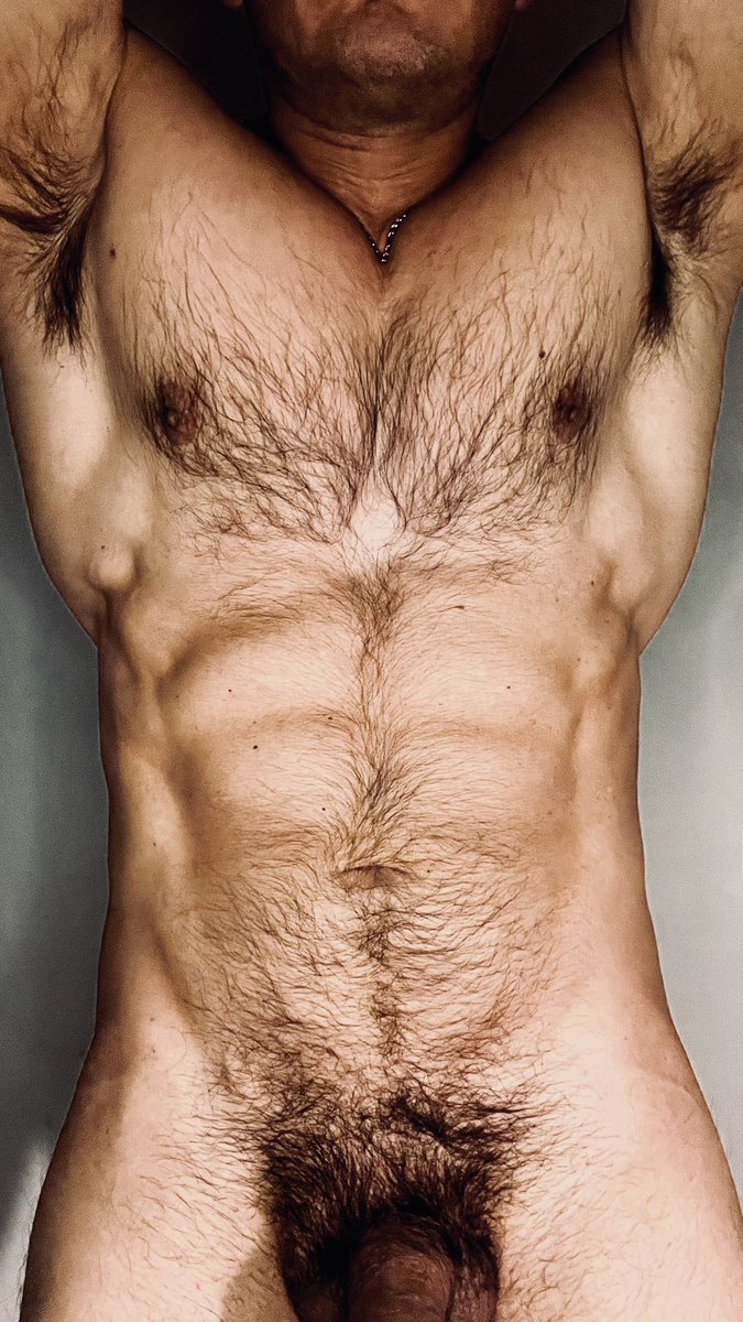 Qué tan largos debe uno traer los pelos del cuerpo? 

Onlyfans.com/eduardoforajid…