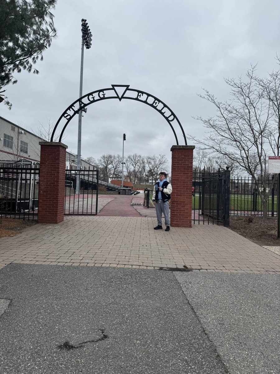 rattiner_jake's tweet image. Had an amazing visit @_SCFootball! Thank you to the coaches and players for the hospitality! Thank you to @CoachNipon for the invite, and thank you for showing me what springfield is all about @Mike_Cerasuolo @Coach_Pavelchak @juliantarpey. Can’t wait to be back on campus soon!