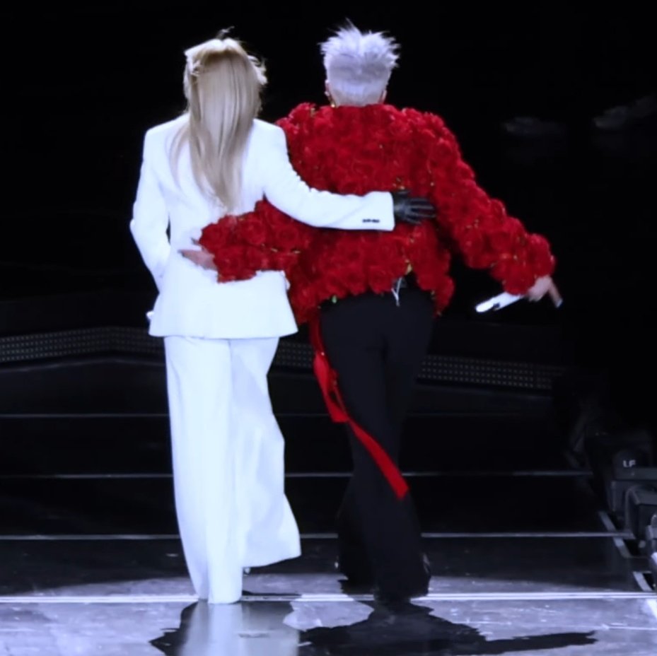 8KLIFE's tweet photo. I love them ❤️❤️ G-Dragon X CL. https://t.co/N5x5JYNBu2