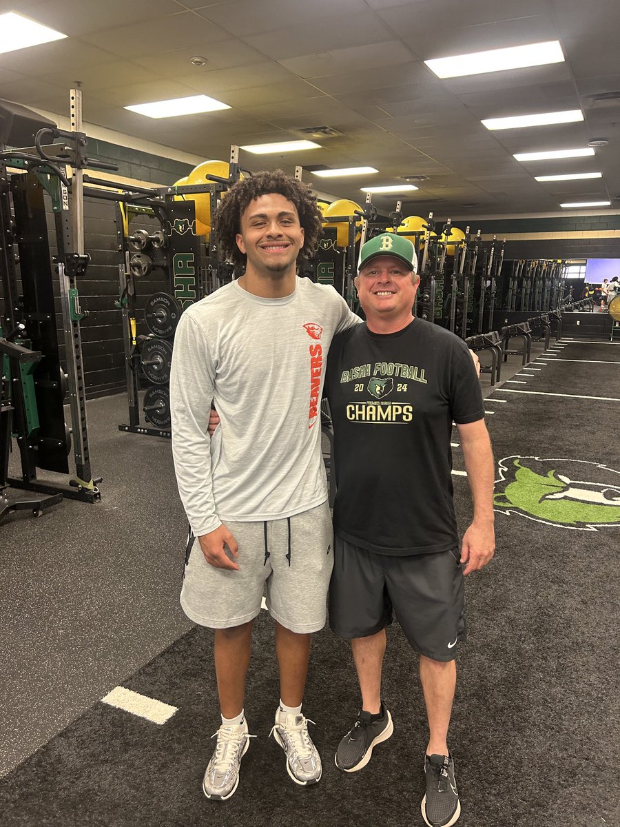 Basha Gridiron (@bashagridiron) on Twitter photo Thanks to early β25 grad β¦<a href="/DantzlerDarian/">Bleu Dantzler</a>β© whoβs already balling at β¦<a href="/BeaverFootball/">Oregon State Football</a>β© for stopping by. Big reason for us getting to the championship this past season. Keep grinding kid!! π»πͺ β¦<a href="/BashaAthletics/">Basha HS Athletics</a>β© β¦<a href="/bashabearnation/">Basha Bear Nation</a>β© β¦<a href="/MarquesReischl/">Marques Reischl</a>β© Thanks to early β25 grad β¦<a href="/DantzlerDarian/">Bleu Dantzler</a>β© whoβs already balling at β¦<a href="/BeaverFootball/">Oregon State Football</a>β© for stopping by. Big reason for us getting to the championship this past season. Keep grinding kid!! π»πͺ β¦<a href="/BashaAthletics/">Basha HS Athletics</a>β© β¦<a href="/bashabearnation/">Basha Bear Nation</a>β© β¦<a href="/MarquesReischl/">Marques Reischl</a>β©