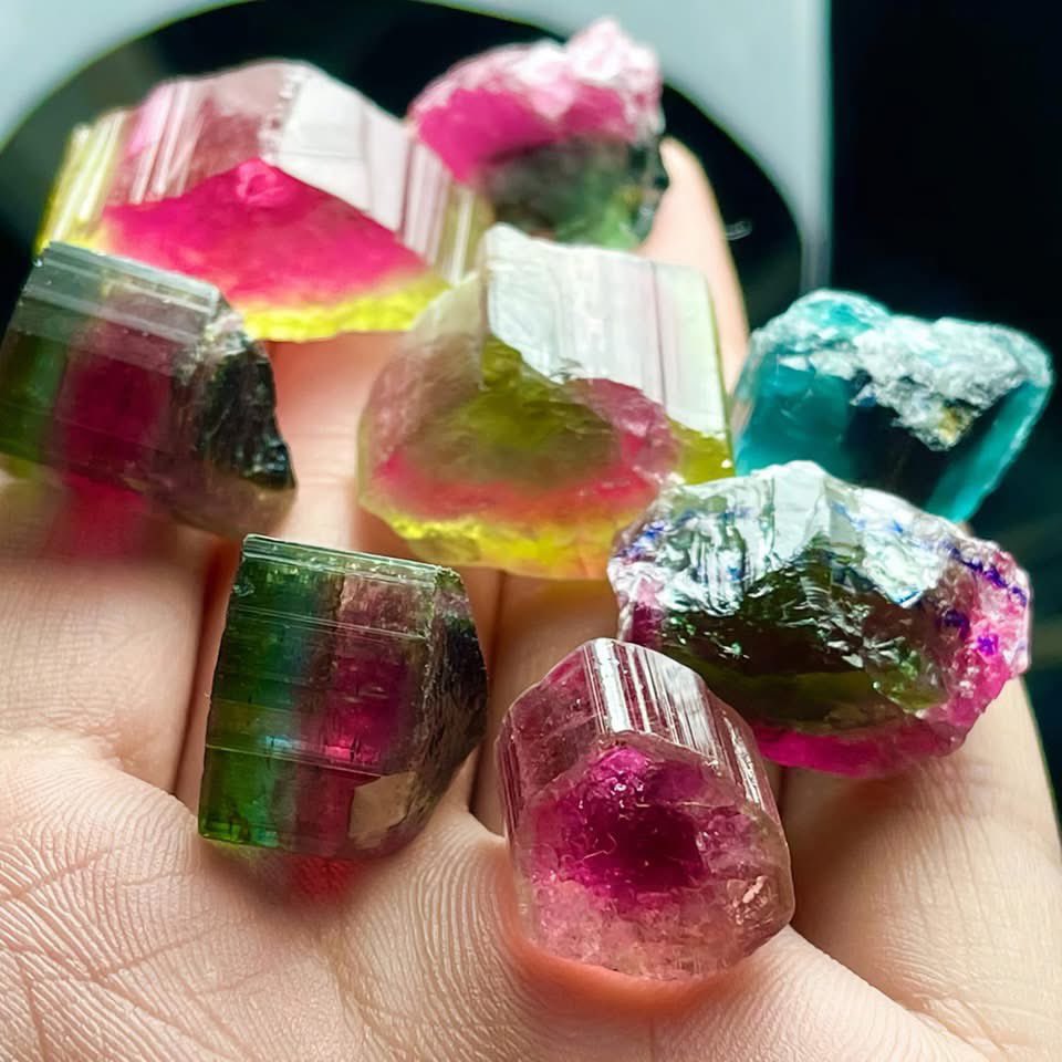 Herkese iyi bayramlar dilerim.

Bayram şekeri; Turmalin kristalleri…

📷Idrees Khan / Crystal Haven