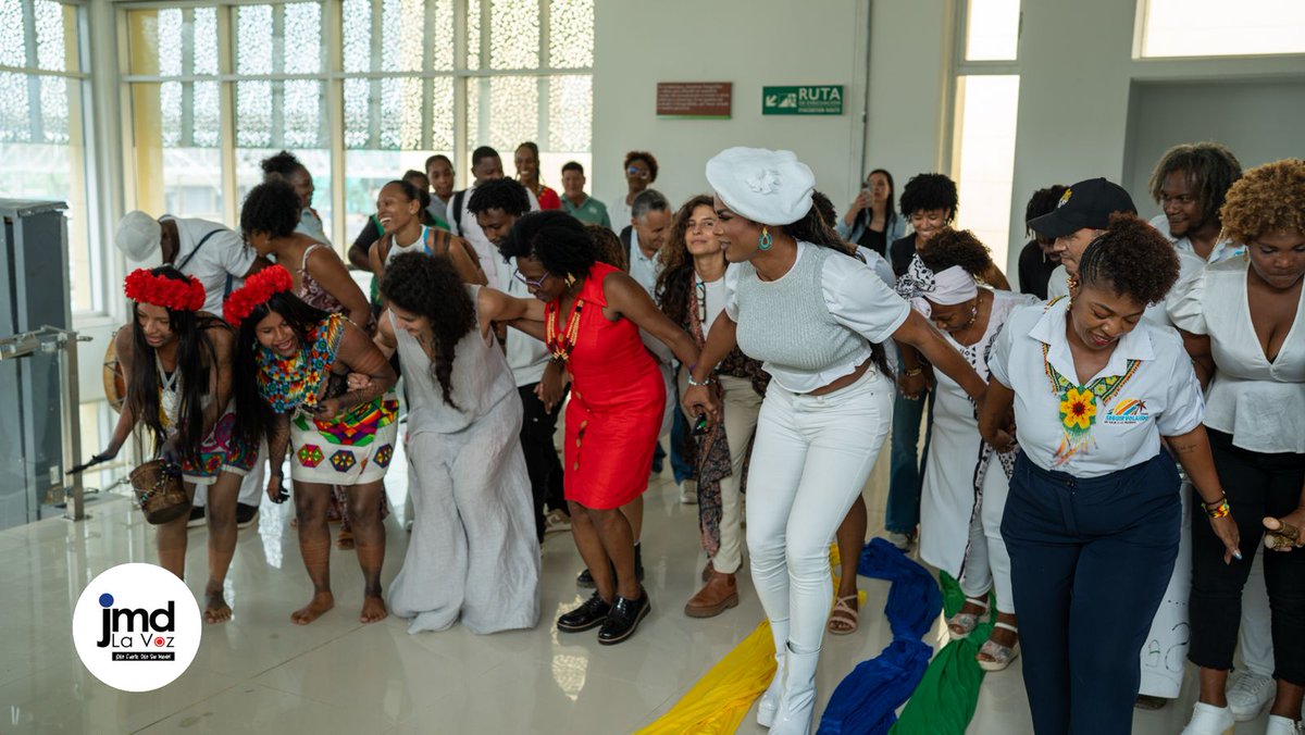 🎭🌊 El pasado jueves 27 de marzo, la ministra de las Culturas, las Artes y los Saberes, Yannai Kadamani Fonrodona, participó en un espacio de gobernanza cultural con la Red de Creadores y Gestores Culturales del Chocó Ríos del Pacífico.

 #GobernanzaCultural #RíosDelPacífico