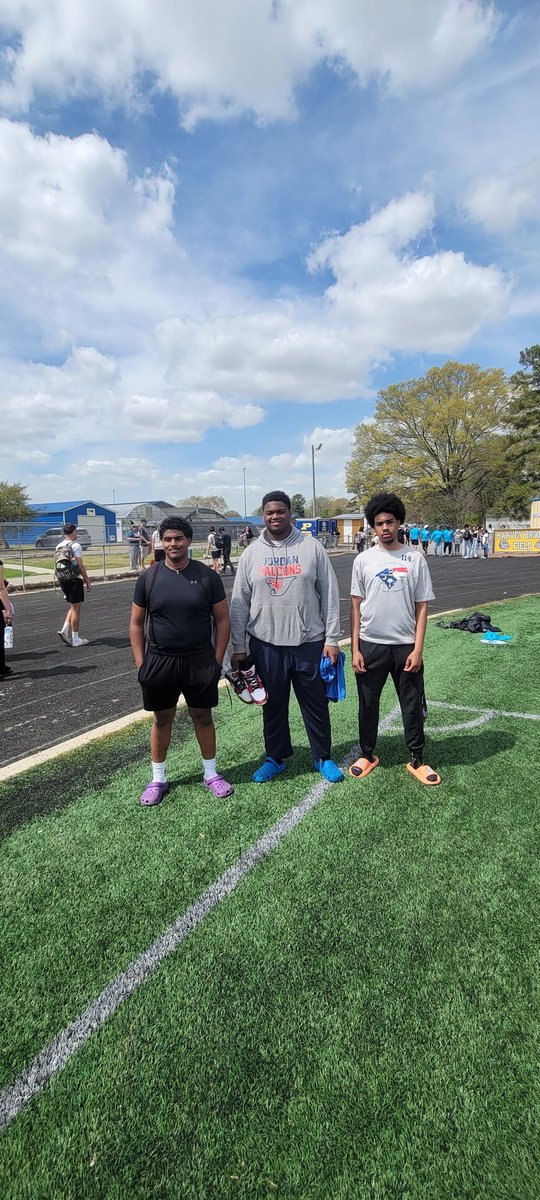 Coach M. Williams (@mgwill1975) on Twitter photo Time moves to fast! Feels like I was just coaching these 3 in youth football with the <a href="/DurhamFirebirds/">DurhamFirebirds</a>, but all are 26 grads now.
<a href="/_BigMike_66/">Mike Koonce</a> - DE/Rush LB
<a href="/NoahClark_90/">Noah Clark (‘26)</a> - DT/OG
<a href="/MarvinWJr20/">Marvin Williams Jr ('26)</a> - SS/Nickel/WR
Coaches check all 3 out. Good grades, coachable & all good young men. Time moves to fast! Feels like I was just coaching these 3 in youth football with the <a href="/DurhamFirebirds/">DurhamFirebirds</a>, but all are 26 grads now.
<a href="/_BigMike_66/">Mike Koonce</a> - DE/Rush LB
<a href="/NoahClark_90/">Noah Clark (‘26)</a> - DT/OG
<a href="/MarvinWJr20/">Marvin Williams Jr ('26)</a> - SS/Nickel/WR
Coaches check all 3 out. Good grades, coachable & all good young men.