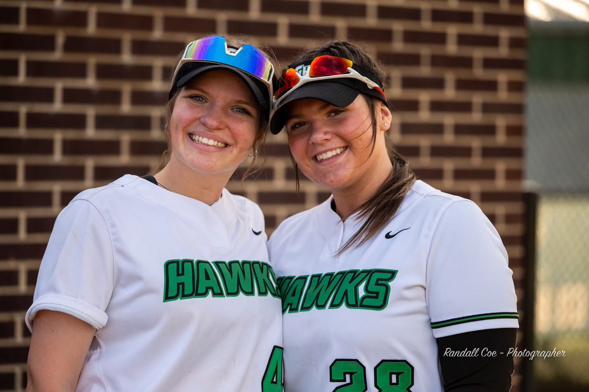 GreenHillHighSB's tweet photo. Week 4 Vibes 💥🤩💚🐶  #Team5 #WinInTheDark

📸 PC: Randall Coe https://t.co/vFVMEaS0BM