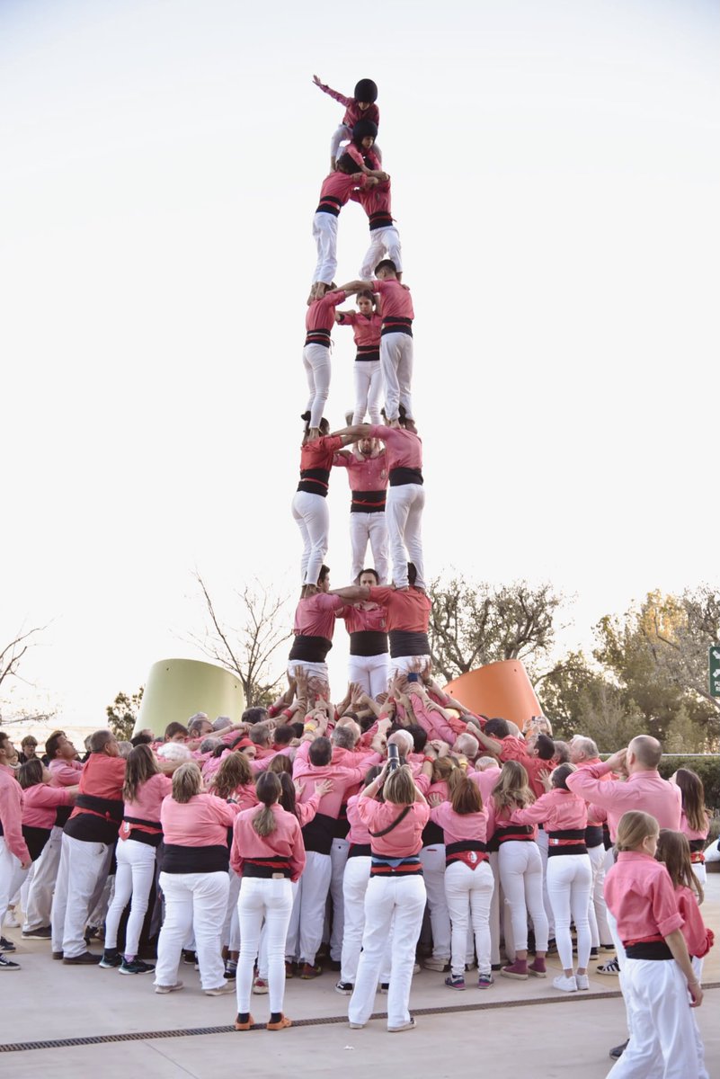 Hospital Sant Joan de Déu: una actuació molt especial 🩷!

Avui hem actuat en agraïment a tot el personal sanitari de l' <a href="/SJDbarcelona_es/">Hospital Sant Joan de Déu Barcelona ES</a> , per la seva dedicació i per tot el que ens van ajudar.

Hem descarregat:

• 4d7p
• 5d7
• 3d7p
• 3d7
• 2Pd4 i 1Pd5

#castells