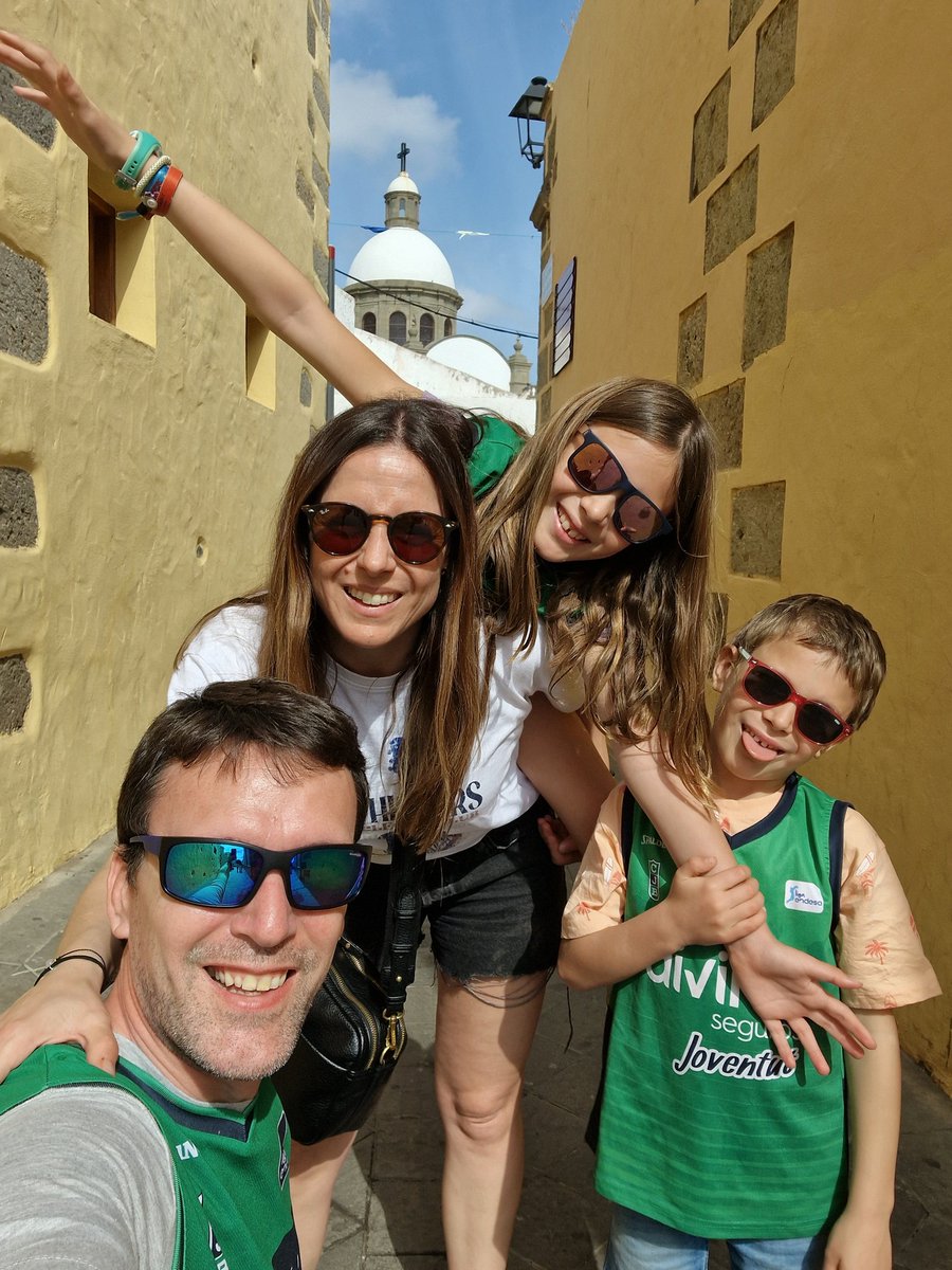 Força <a href="/Penya1930/">Club Joventut Badalona</a>! Feliç 95è aniversari! #LaPenyaLand 💚🖤🎉