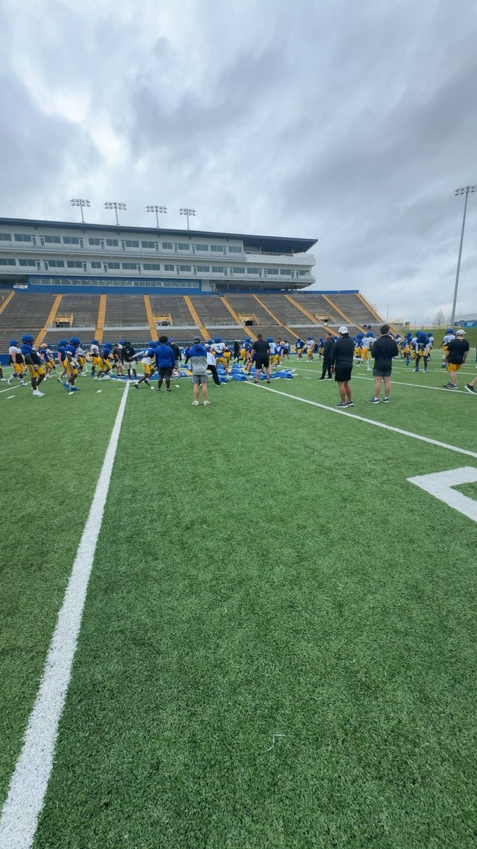 ColbyMorgan00's tweet photo. Thank you @McNeeseFB and @Tyler_Bolfing for the opportunity to come out, and too see the amazing campus, and facilities! @BHEagleFootball @Coachstephens82 @TxEliteAthletes @jarrettbailey12 @TXRecruits @TXTopTalent @PrepRedzoneTX @sixstarfootball @WRHitList https://t.co/7mYCKyjaW0