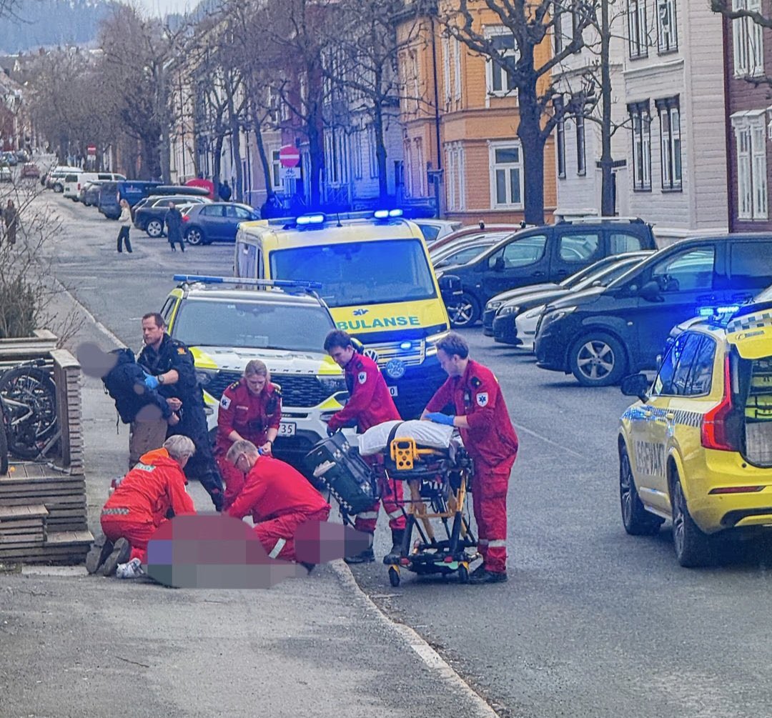 🚨🚨 Une #attaque au #couteau vient d’avoir lieu à #Trondheim en #Norvège. 

Au moins 4 personnes ont été blessées dans le premier bilan, + d’infos à venir.