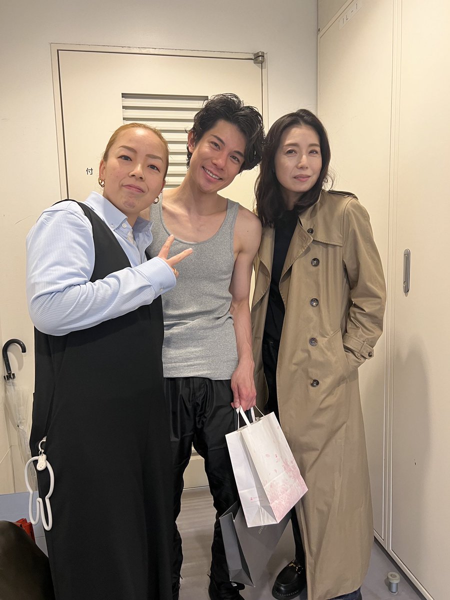 三笠宮瑶子女王殿下と高橋ひとみ母上。 瑶子女王は本当にいつも、連絡