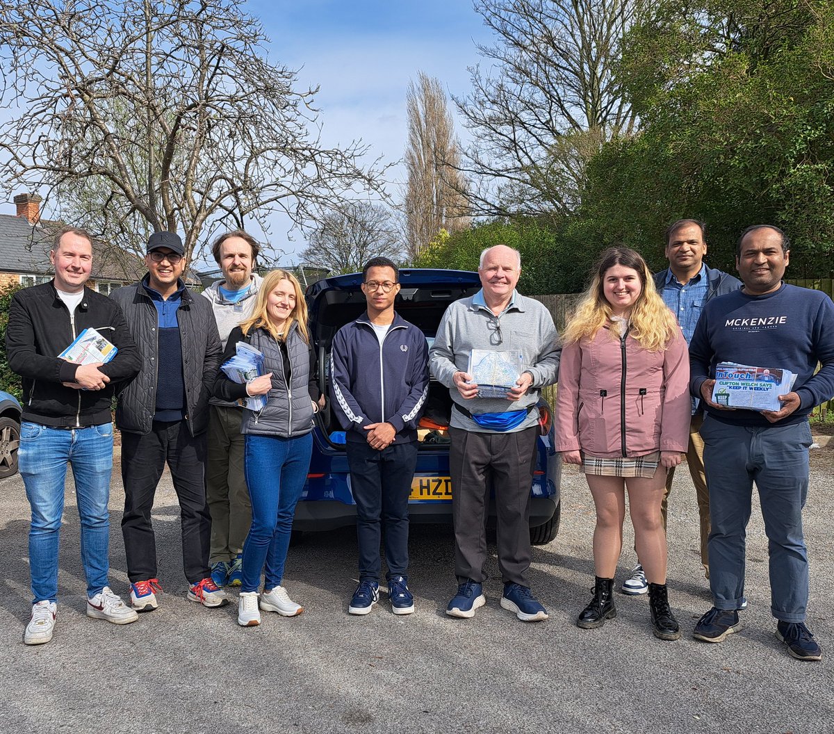 Out campaigning for cleaner streets, to end Labour's bin strike and save weekly bin collections.
