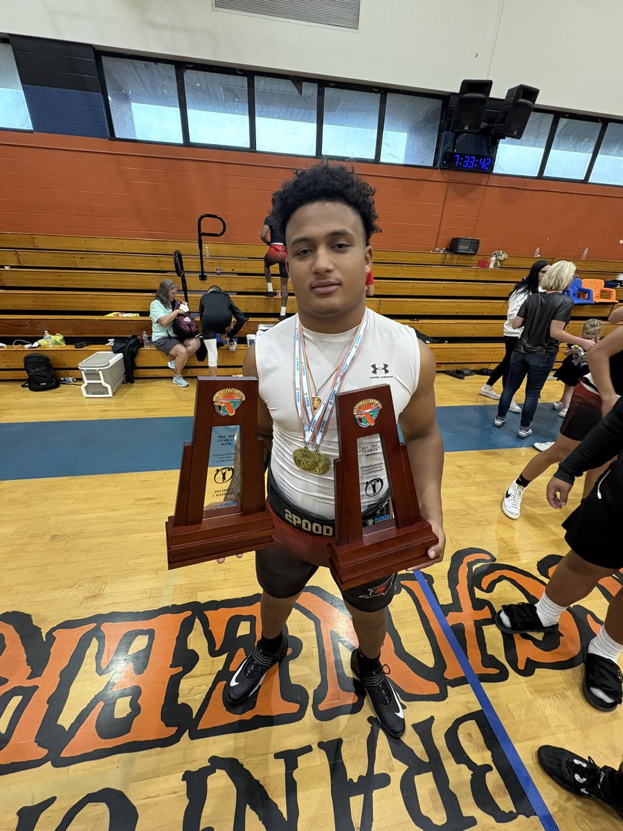 lecostabyrd25's tweet photo. District champ ! https://t.co/Ya5pqsOFfY