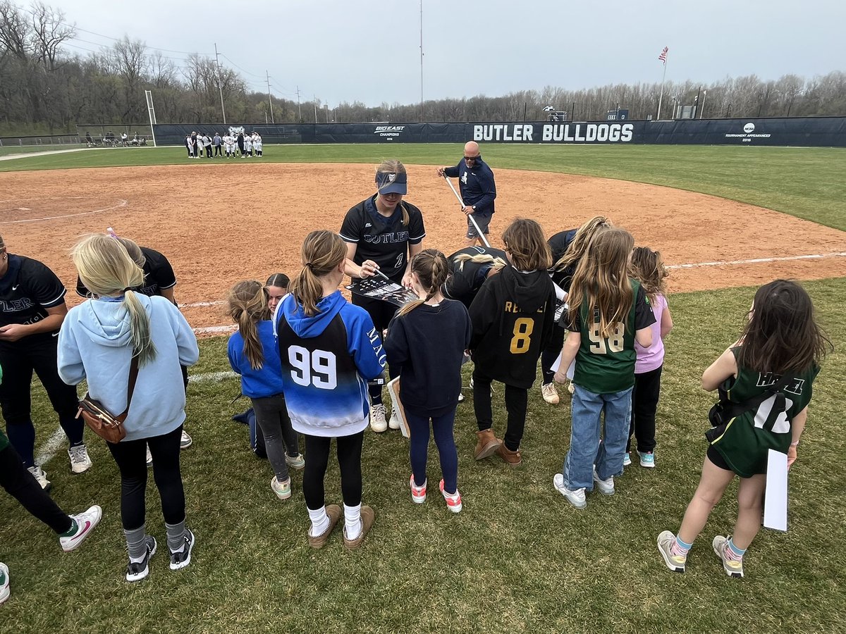 Shoutout to all the fans who came out to support the Dawgs today!