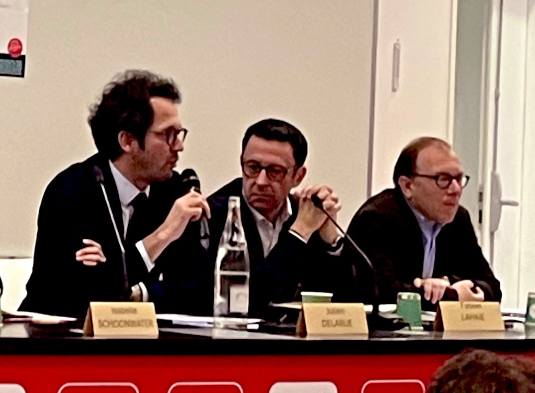 Bravo <a href="/julo_delarue/">Julien Delarue</a> d’avoir pu nous réunir en mémoire de <a href="/MaitreMo/">Maître Mô</a> pour ces débats passionnants et animés sur la place de La Défense! #mômentum