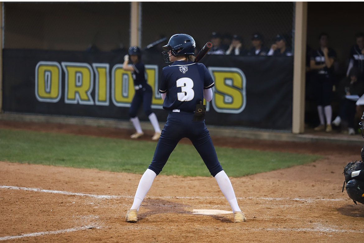 AveriLance_33's tweet image. High School season is underway! I hit a clutch 3 run triple with 2 outs in our last game to help secure the win. #Bruins @TriWestSoftball @LineDsoftball @ExtraInningSB @OhioTbolts2027