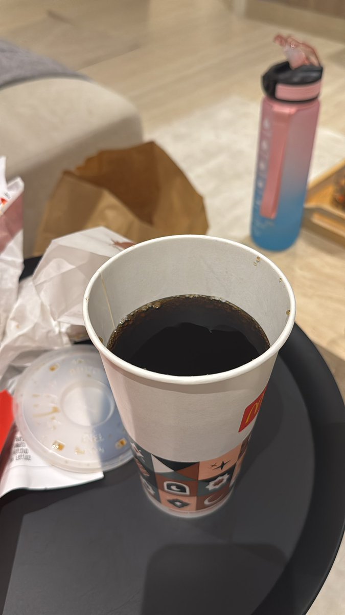 Moorii95's tweet photo. @Keetaglobal_ksa تاخير بالطلب و يتحدث الوقت وفوق كل هذا اطلب بطاطس ومشروب كبير يجيني فيهم نص ليه ؟؟
للاسف تجربة سيئة ما تتكرر مع التطبيق https://t.co/HfUwNwheNA