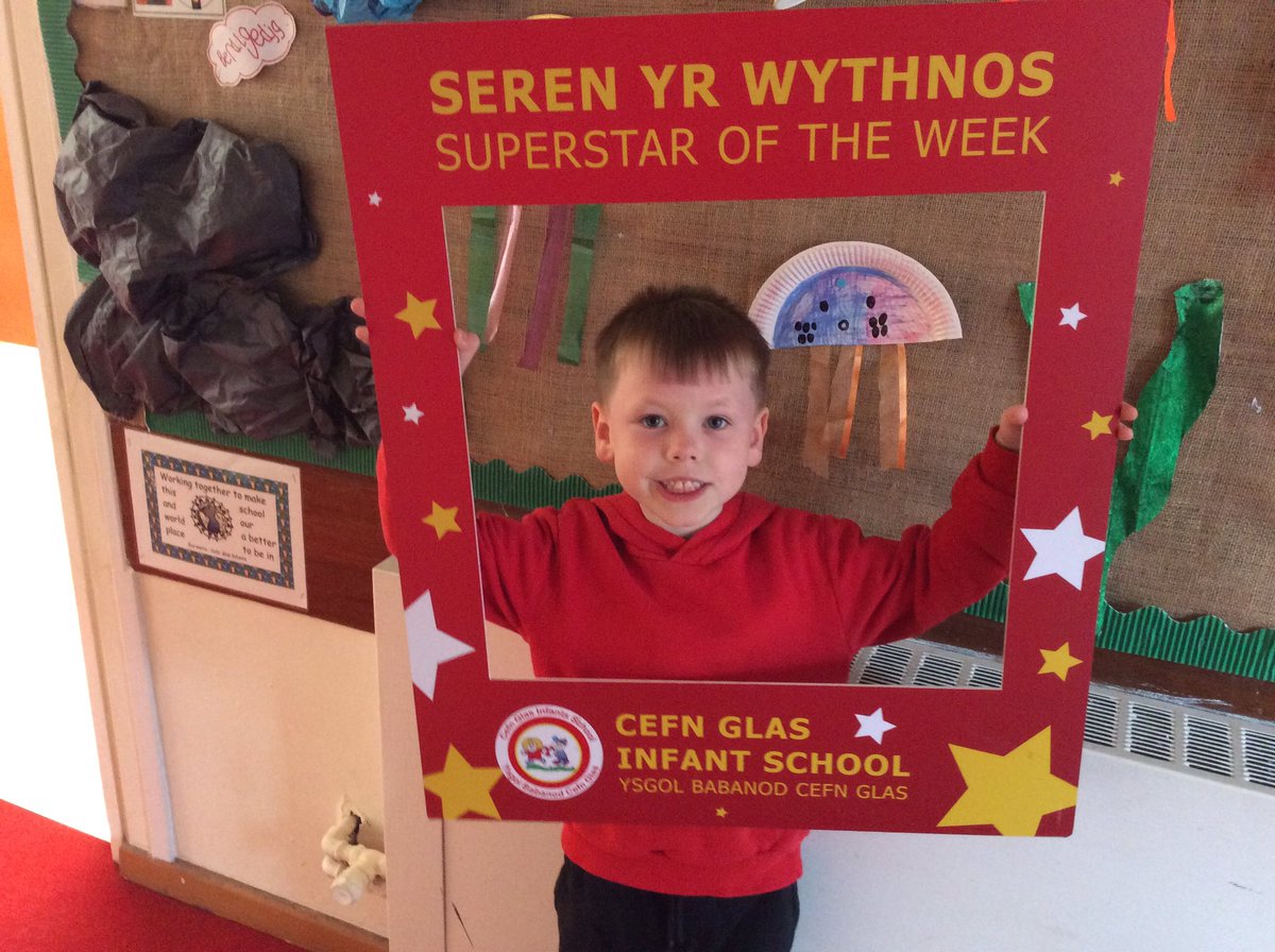Congratulations to our 🌟‘Seren yr Wythnos’🌟, you are an #ambitouscapablelearner who has worked so hard to be the best they can be! Gwych! 👏🏻👏🏻 #CGIWB