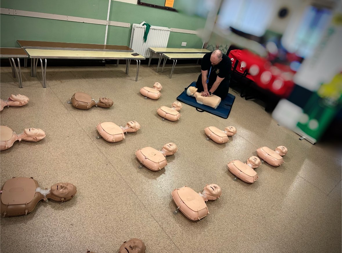 Thank you to the Vistula Polish Community group for welcoming @Tacmedic_ and I to deliver CPR awareness today, great involvement and questions at the end too. Thanks for having us
