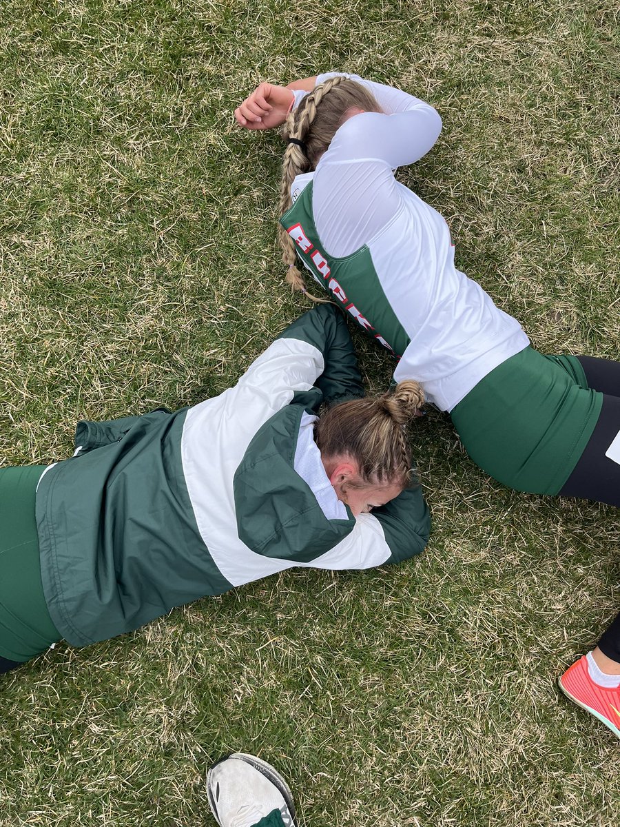 OHRocketGolf's tweet image. This is what a 1-2 punch looks like in the 800 meters. Congratulations Kennedy and Hayley. Seneca East Champion and Runner-Up!!!