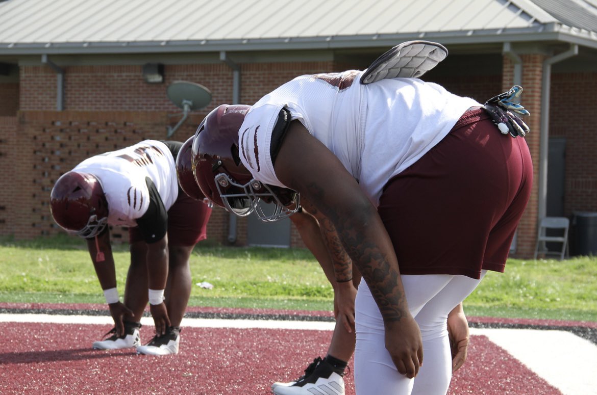 d1ahmad3's tweet photo. Spring ballπ @JuCoFootballACE @CoahomaSports
#CCCFootball https://t.co/MwdRcn2sX9