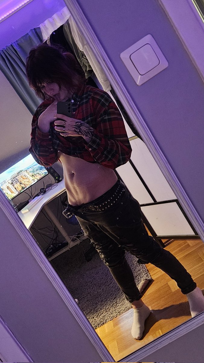 FemTheJenn's tweet photo. Grrr 🖤 https://t.co/4s9IzV6eLj