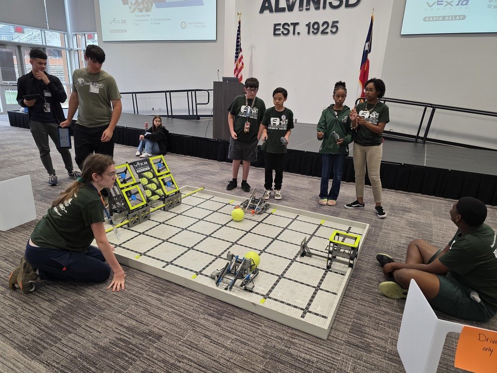 IC Robotics teams took part in the district scrimmage today to wrap up the season! Great work, everyone!