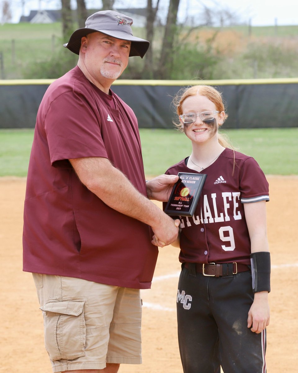 Congratulations to LeeElla Boles and Bailey Cox on making the 4th region Class A all tournament team.