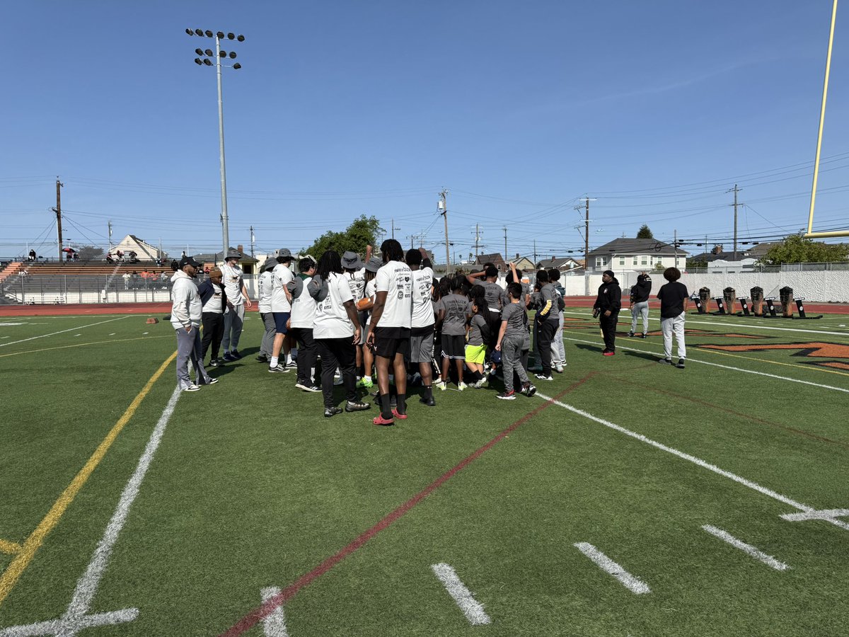 Callie Wake (@wokemobfootball) on Twitter photo Camp time for <a href="/JaivianThomas/">The Jet</a> Camp time for <a href="/JaivianThomas/">The Jet</a>
