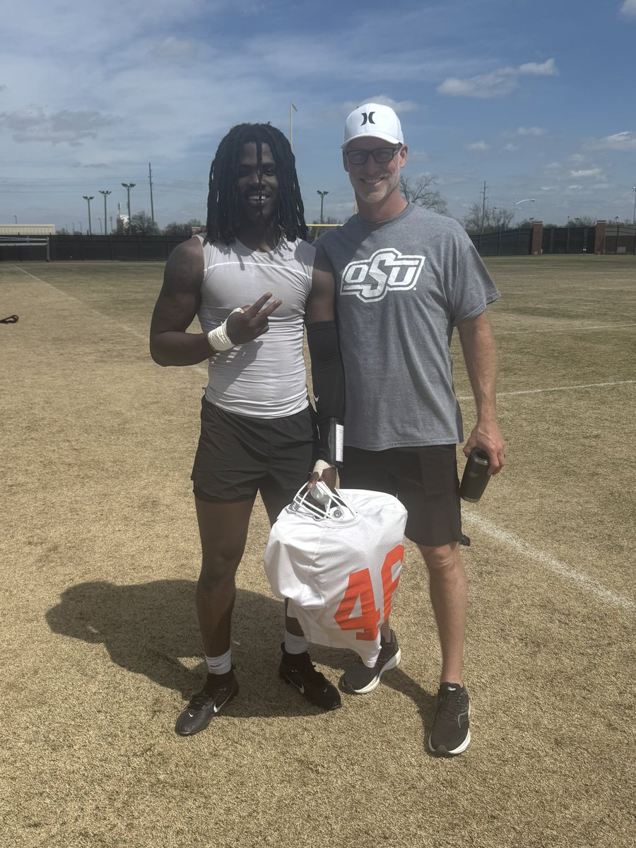 Craig Carpenter (@coachccarp) on Twitter photo Caught up with a <a href="/HeritageFtball/">Heritage Football</a> Legend. Great seeing <a href="/tjjohnson_21/">Temerrick</a> flying around the <a href="/CowboyFB/">OSU Cowboy Football</a> field today! Caught up with a <a href="/HeritageFtball/">Heritage Football</a> Legend. Great seeing <a href="/tjjohnson_21/">Temerrick</a> flying around the <a href="/CowboyFB/">OSU Cowboy Football</a> field today!