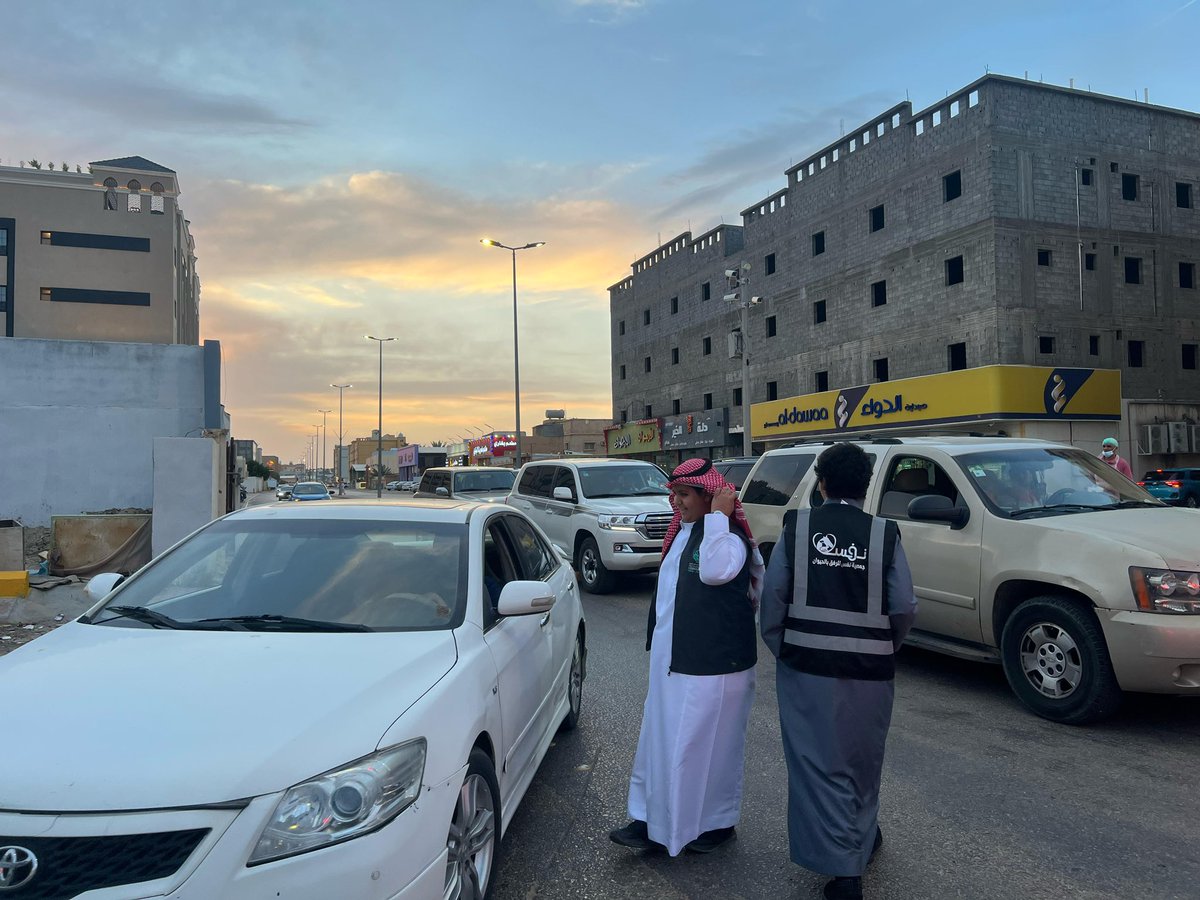 بالتعاون مع #جمعية_يمناكم ،  شارك متطوعي جمعية نفس للرفق بالحيوان في توزيع وجبات #افطار_الصايمين.