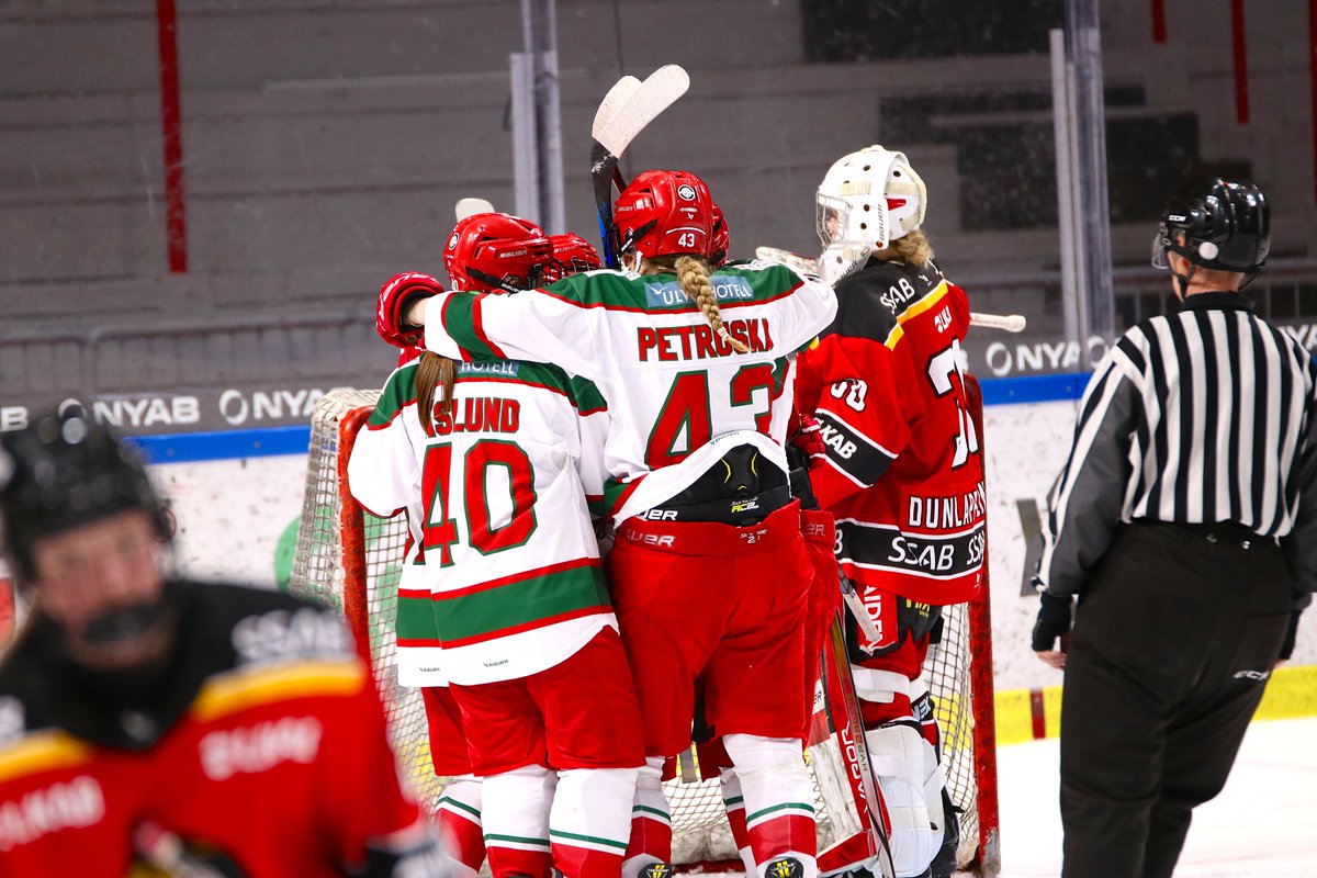 Vilken lördag det varit för våra juniorlag! ✌️

Under dagen har D20, U16 och J18 samtliga blivit klara för semifinalspel. ❤️🤍💚 #modose 

🔗 modohockey.se/article/dchast…