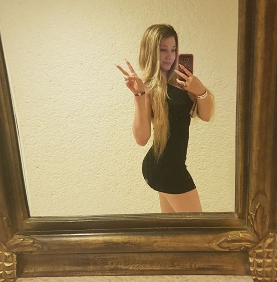 coligomesc's tweet photo. Tócale las nalgas mientras la besas 😈 https://t.co/b7DDcyRfMu