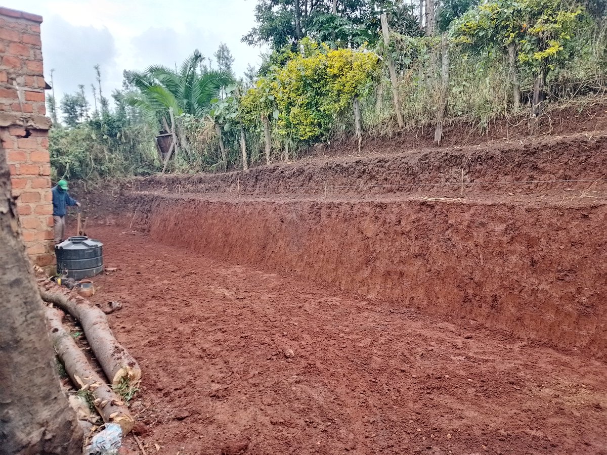 Edwinmanoti1's tweet photo. Working on this project now step by step..
I must bring the best out of it because it's what I do.
Next phase, stone pitching.... coming soon
#GreenSpacesUnit (GSU)
@cenas_j polepole tutafika https://t.co/AN16TWZkfl