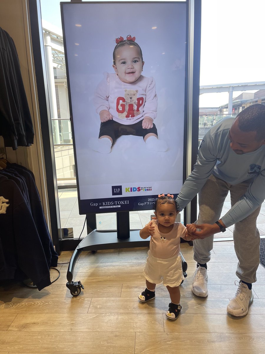 TeamScales22's tweet photo. When your grand baby is becomes a Baby Gap Model🥰🥰#babymodel #beautifulbabies https://t.co/XlbzjQwfxK