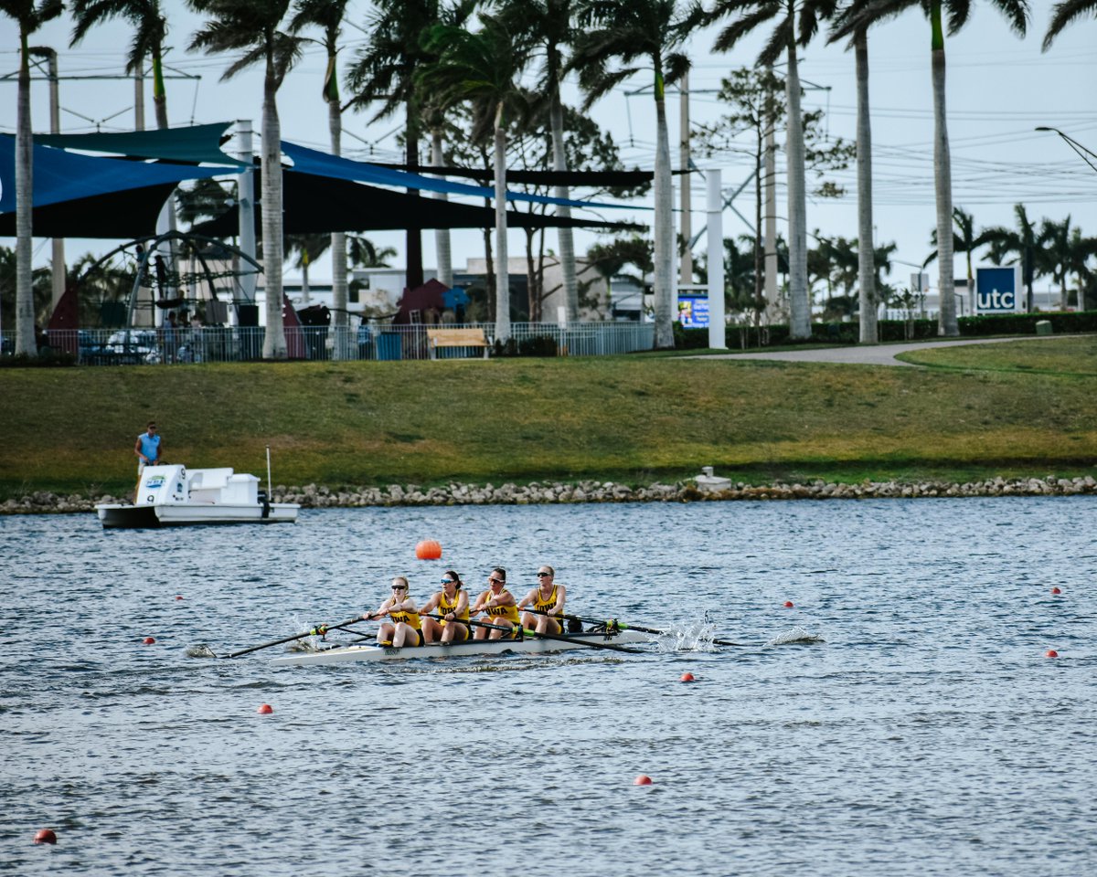 A good day to be on the water 😎 

#Hawkeyes Finish Weekend at Sarasota 2K spr.ly/6016F37WK