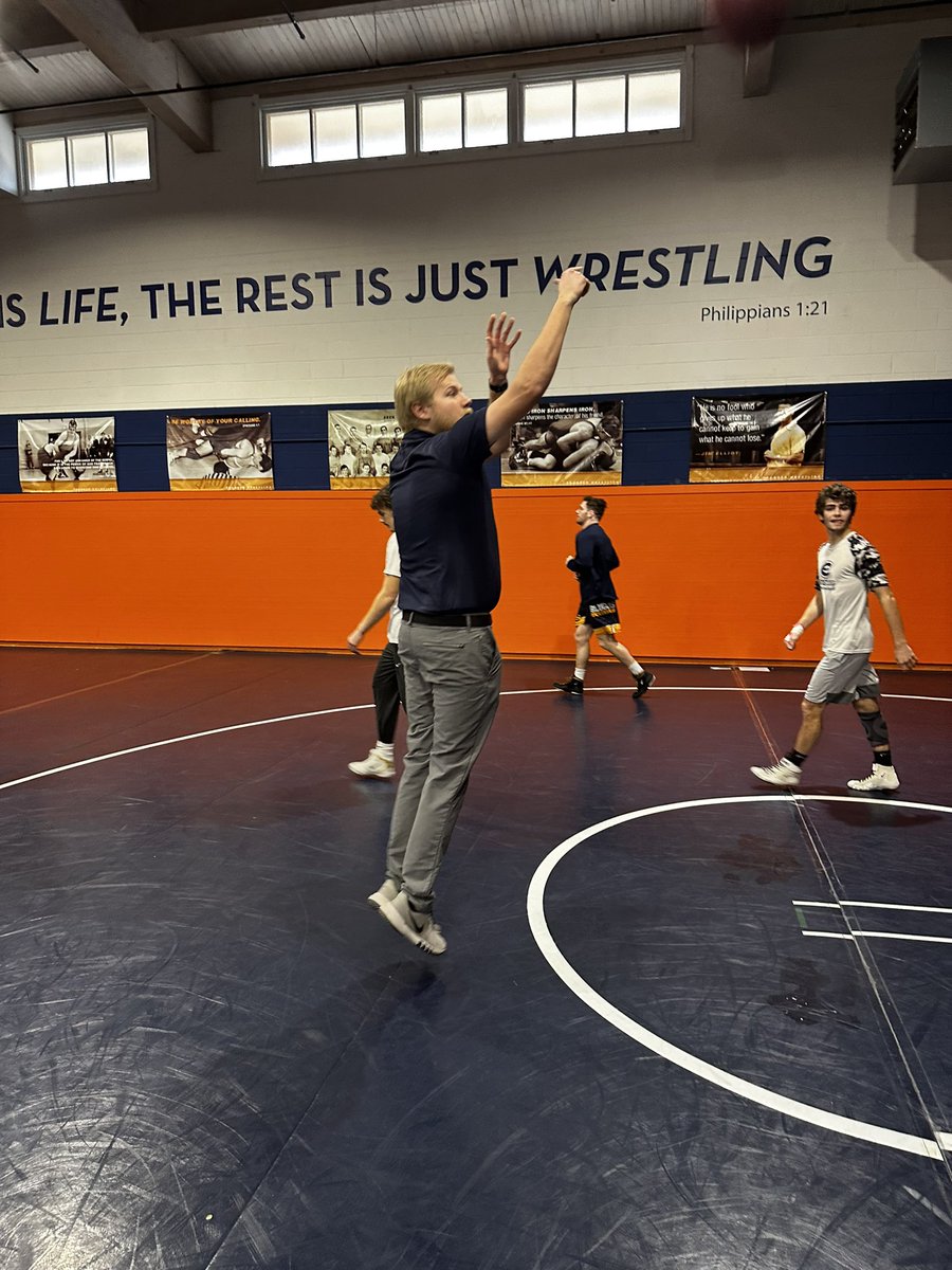 Happy National Athletic Training Month to our guy, Patrick Kliszcz!

We are grateful that you pour your time and energy into helping our student-athletes. Your knowledge, empathy, and passion for helping the team is why there’s nobody better! #YKTD 
#NationalAthleticTrainingMonth