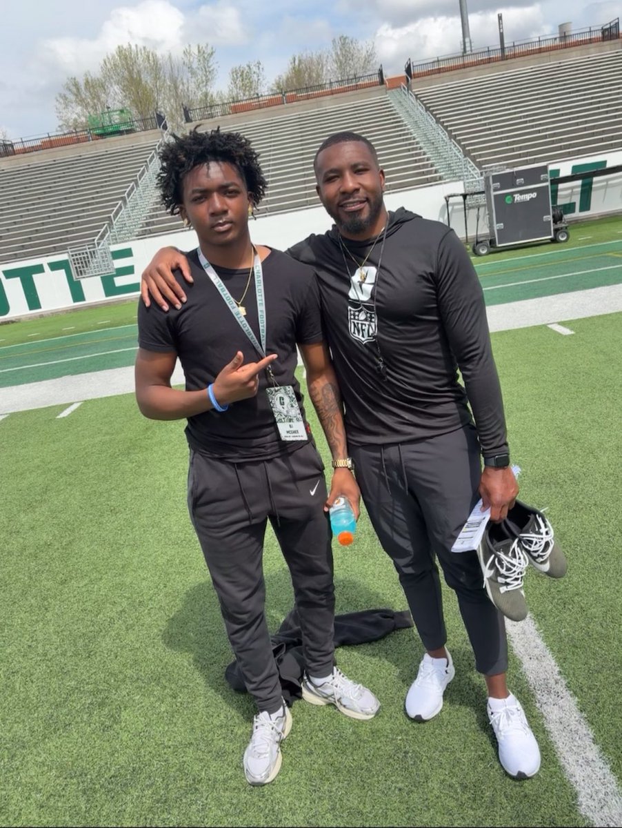BjMcghee9's tweet image. After a great junior day im blessed to receive my 3rd offer from The University Of North Carolina At Charlotte🟢⚪️
@Coach_TBell @ReginaldLSmith @keithetheredge1 @zo_zilly01 @DBCoach_JKitch @CoachScott34 @CoachGFerg @ChadSimmons_ @Jeff_XOS @AHSALFBRECRUIT @gobigrecruiting