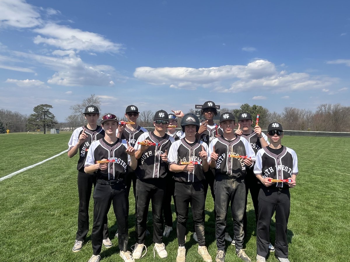 SW_Baseball's tweet image. Team Black-n-White wins the JV Starburst Challenge!  #HIAH