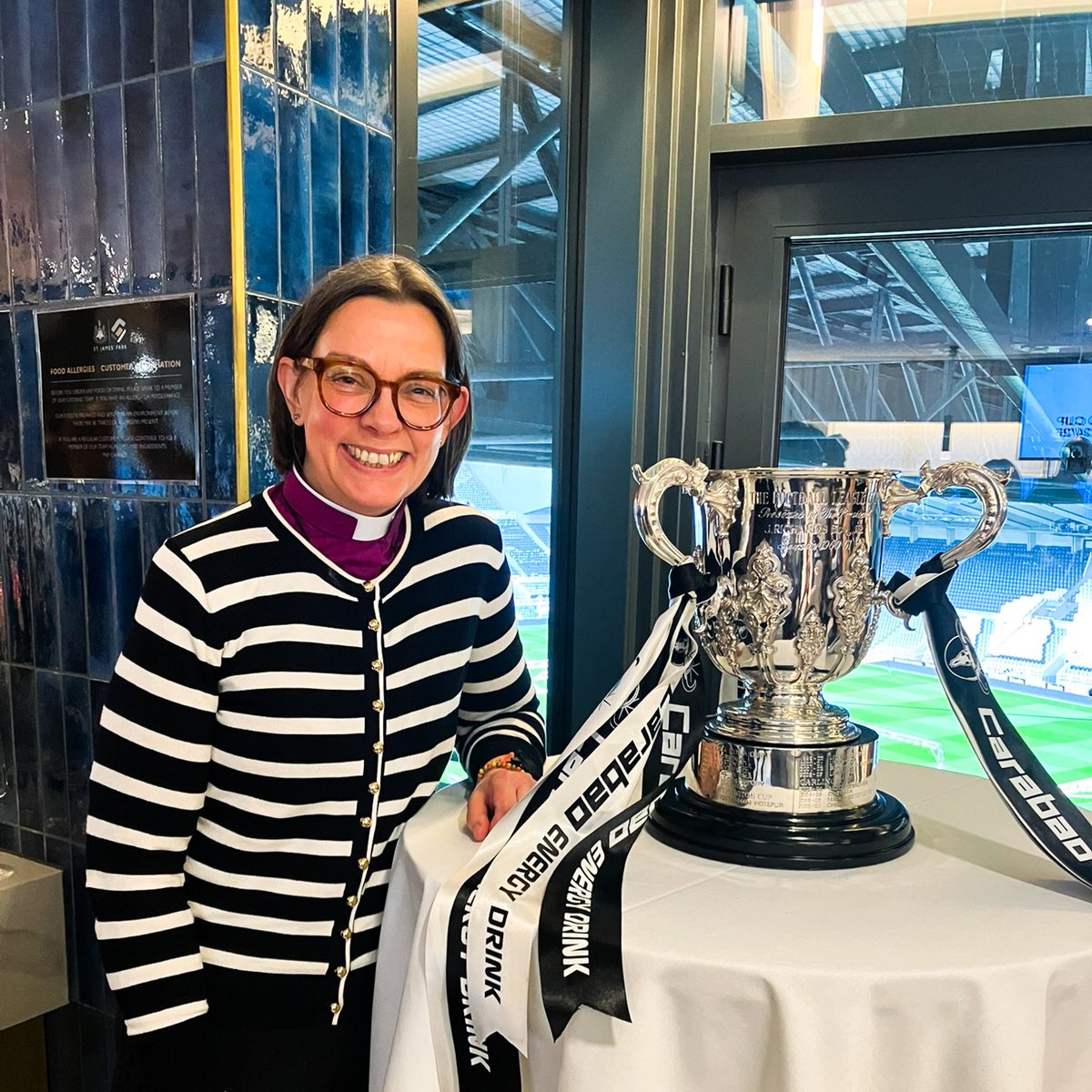 NclDiocese's tweet image. . @BishopNewcastle was delighted to be invited by @NUFC to join in their #CarabaoCup celebrations today 🖤🤍⚽️🏆