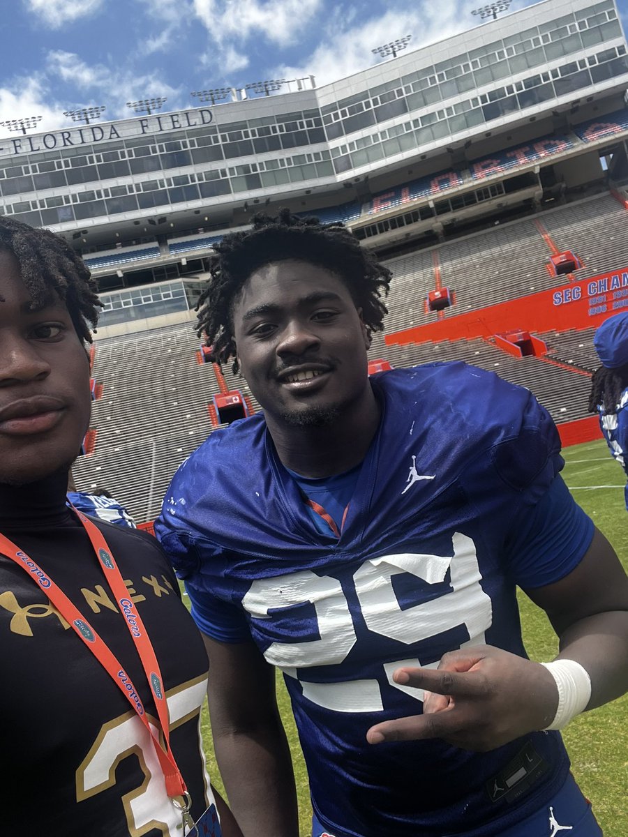 Columbia High Football (@chstigerpride_) on Twitter photo Great to see #Tigers connect! Current Tiger <a href="/VonLaneJr/">Vondarius Lane Jr</a> catching up with former star <a href="/Jaden__Robinson/">Jaden Robinson</a> – the legacy lives on! 🐯💪 #Zoolife Great to see #Tigers connect! Current Tiger <a href="/VonLaneJr/">Vondarius Lane Jr</a> catching up with former star <a href="/Jaden__Robinson/">Jaden Robinson</a> – the legacy lives on! 🐯💪 #Zoolife
