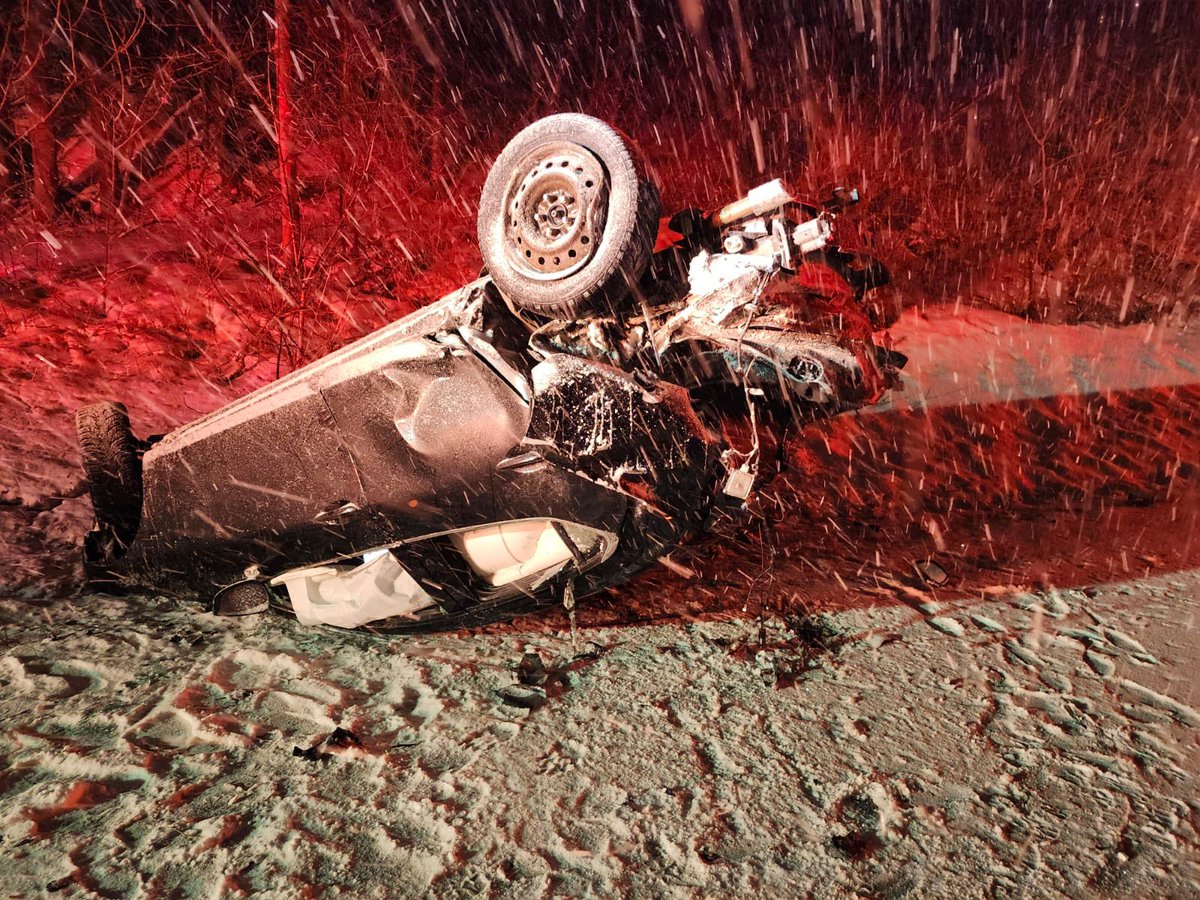 Ottawa Fire Services (@ottfire) on Twitter photo Early this morning, at approx. 00:24, <a href="/OttFire/">Ottawa Fire Services</a> Sector Chief Lalonde was returning from a motor vehicle collision on Dunning Rd when he noticed a vehicle on its roof on the shoulder of the road in the 1700 block of Old Montreal Rd. The exhaust of the vehicle was smoking and a Early this morning, at approx. 00:24, <a href="/OttFire/">Ottawa Fire Services</a> Sector Chief Lalonde was returning from a motor vehicle collision on Dunning Rd when he noticed a vehicle on its roof on the shoulder of the road in the 1700 block of Old Montreal Rd. The exhaust of the vehicle was smoking and a