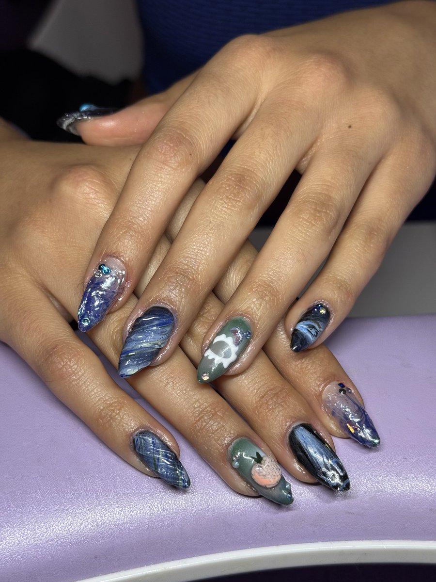 ta3atha's tweet photo. eternal sunshine deluxe: brighter days ahead inspired nail set 𖦹 ☼ ⋆｡˚⋆ฺ ♡ https://t.co/5j7vTWKxVC