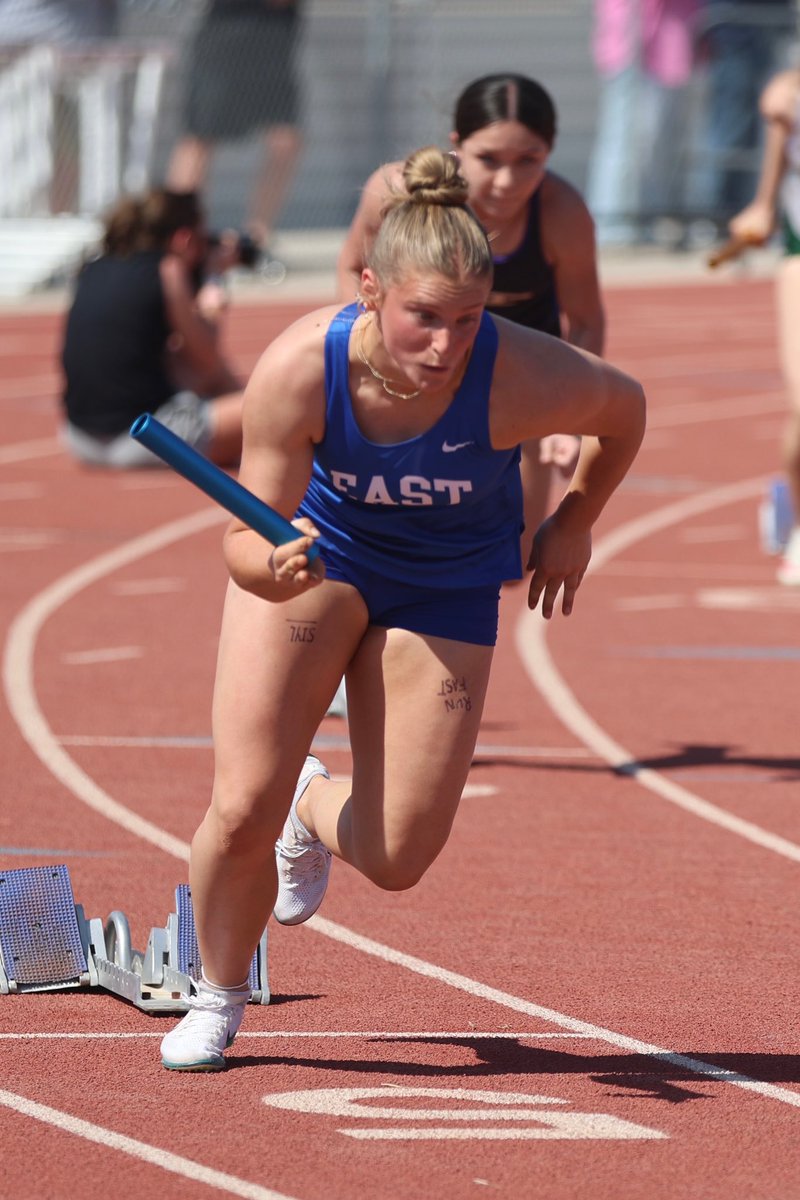 Lucy_Barrett18's tweet image. I’m super excited to be doing something new and push myself to get bigger, better, faster and stronger!! Thursday was my first ever track meet “The Rocket Relays!” I ran in the 4-1 and the Medley, first leg in both. Cant wait to compete more this season! 💪
#runfast